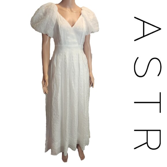 Astr Dresses & Skirts - ASTR Linette Tonal Jacquard Midi Dress NWT White XS